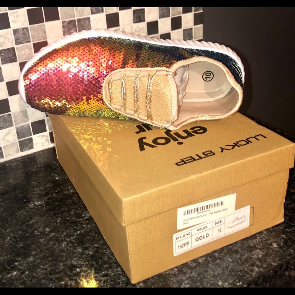 Tennis shoe